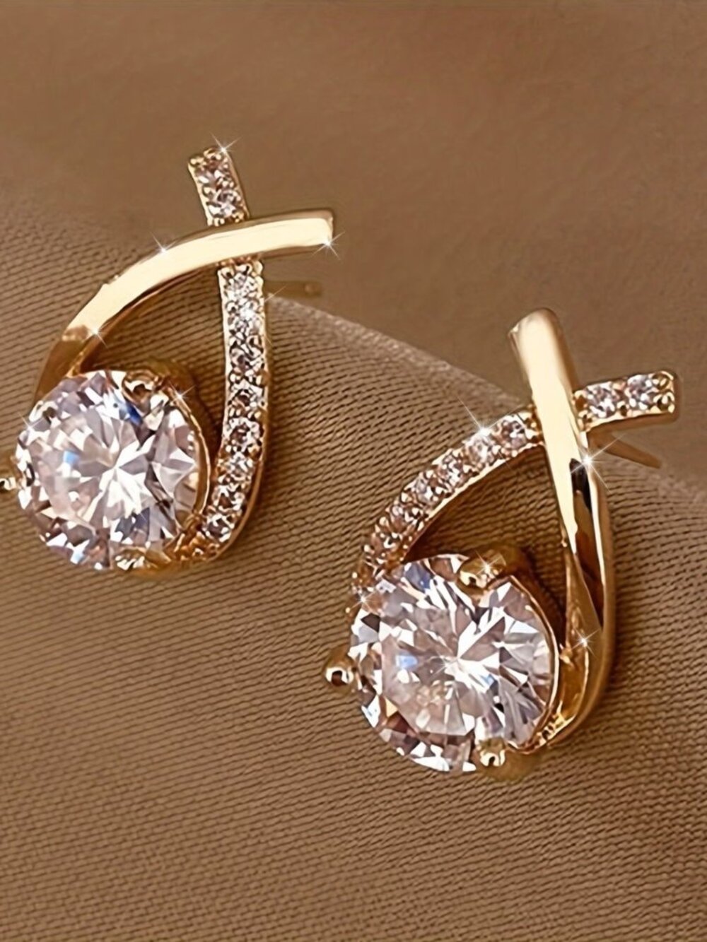 Pair of Waterdrop Earrings Luxury Twisted Teardrop Cubic Stud Earrings Jewelry